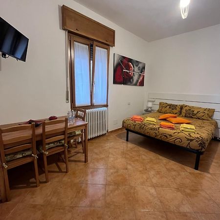 Apartment De Rosa Pero Luaran gambar